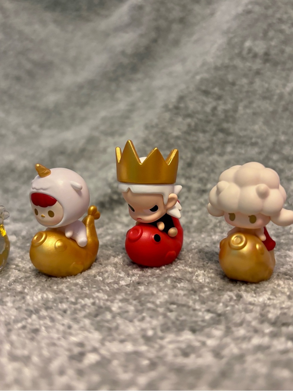 5 Lucky Charm Series Pop Bean Bundle | Pop Mart blind bag mini beans on koi fish - Picture 3 of 5